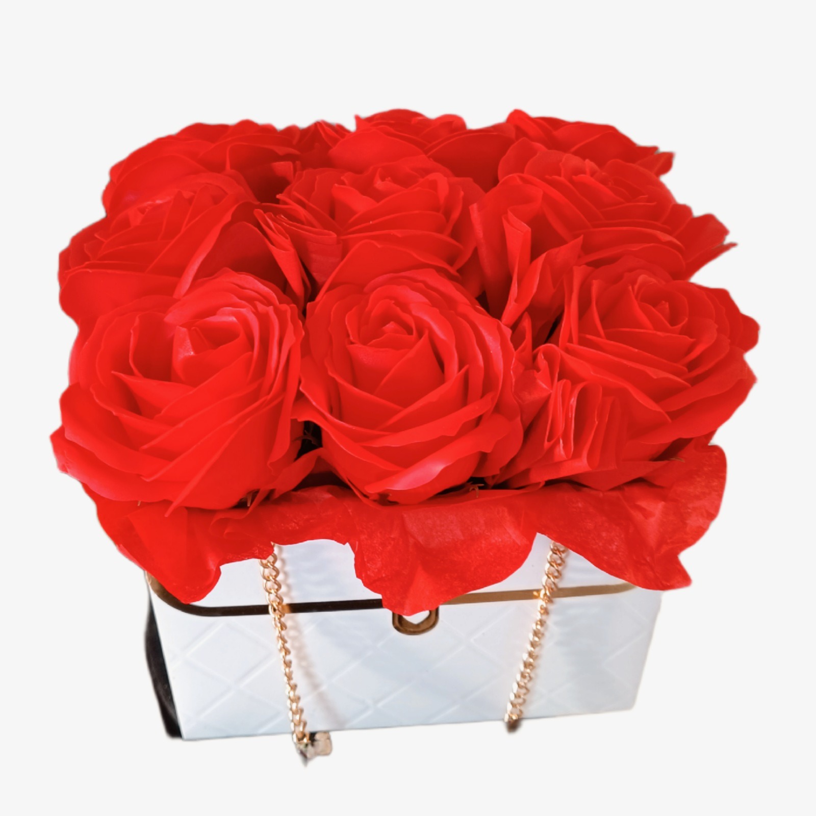 Trandafiri rosii de sapun in geanta